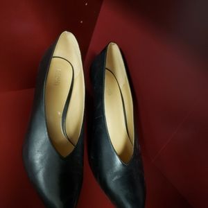 MICHAEL KORS black leather pumps